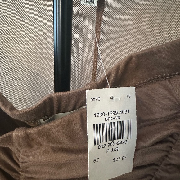 Almost Famous Tan Ruched Two-Piece Set - Picture 3 of 4